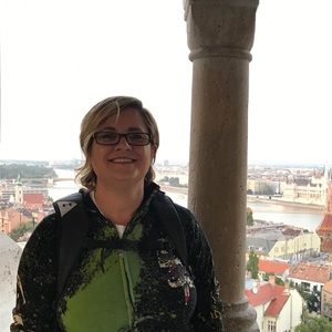 Meet your Posher, Amalia